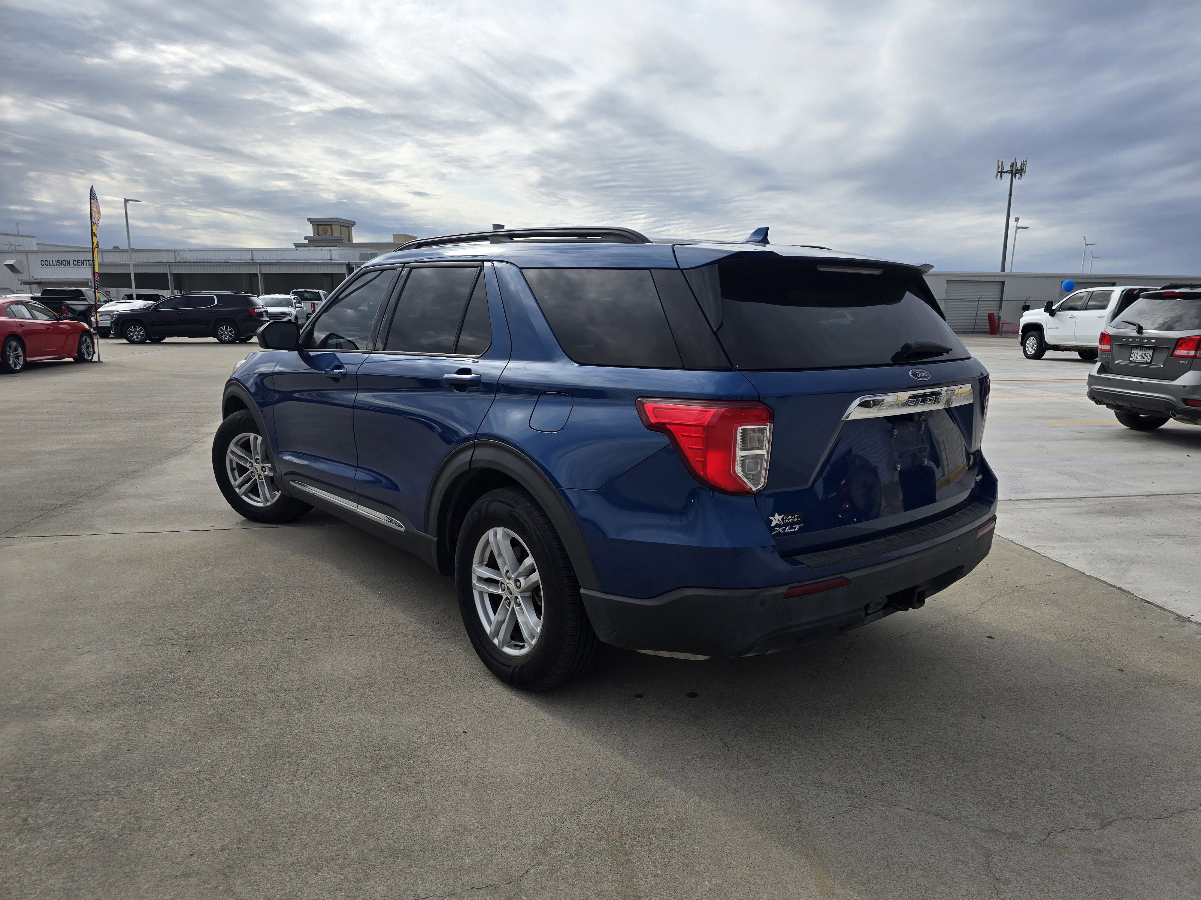Used 2020 Ford Explorer XLT w/ Class III Trailer Tow Package image 5