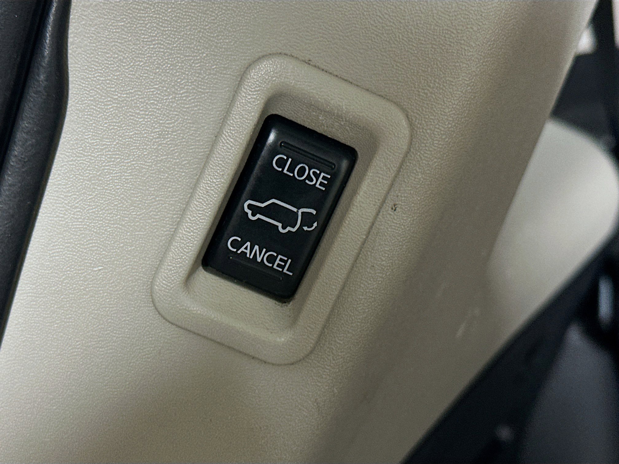 Used 2015 Nissan Armada Platinum w/ 2nd Row Captain Seat Package image 29