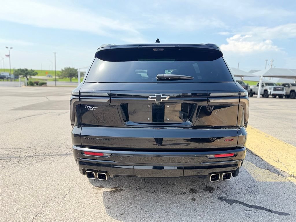 Used 2025 Chevrolet Traverse RS w/ LPO, Floor Liner Package FWD image 5
