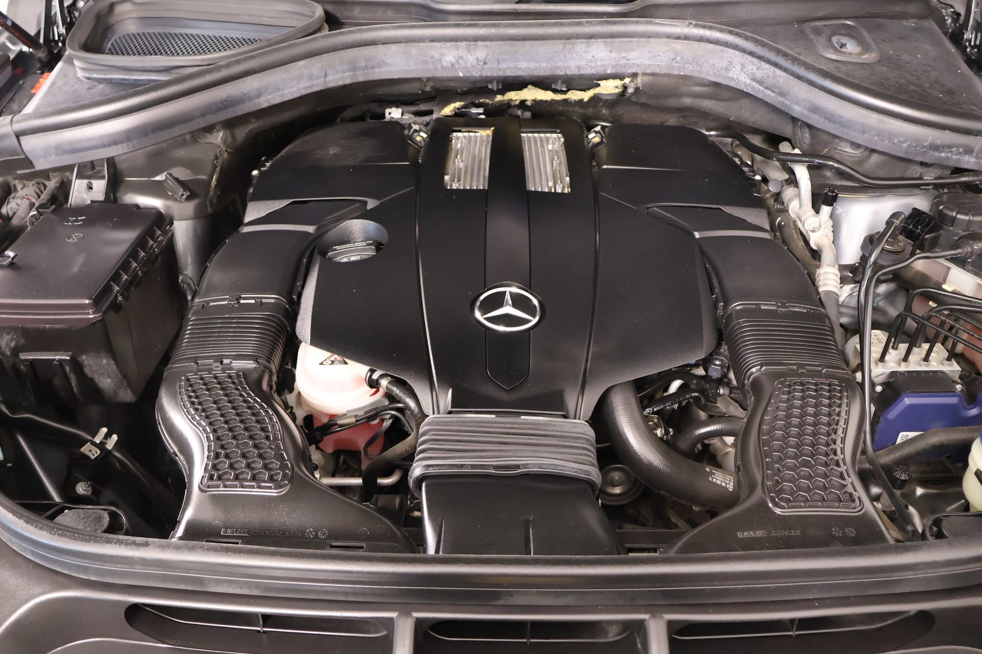 Used 2018 Mercedes-Benz GLS 450 4MATIC image 22