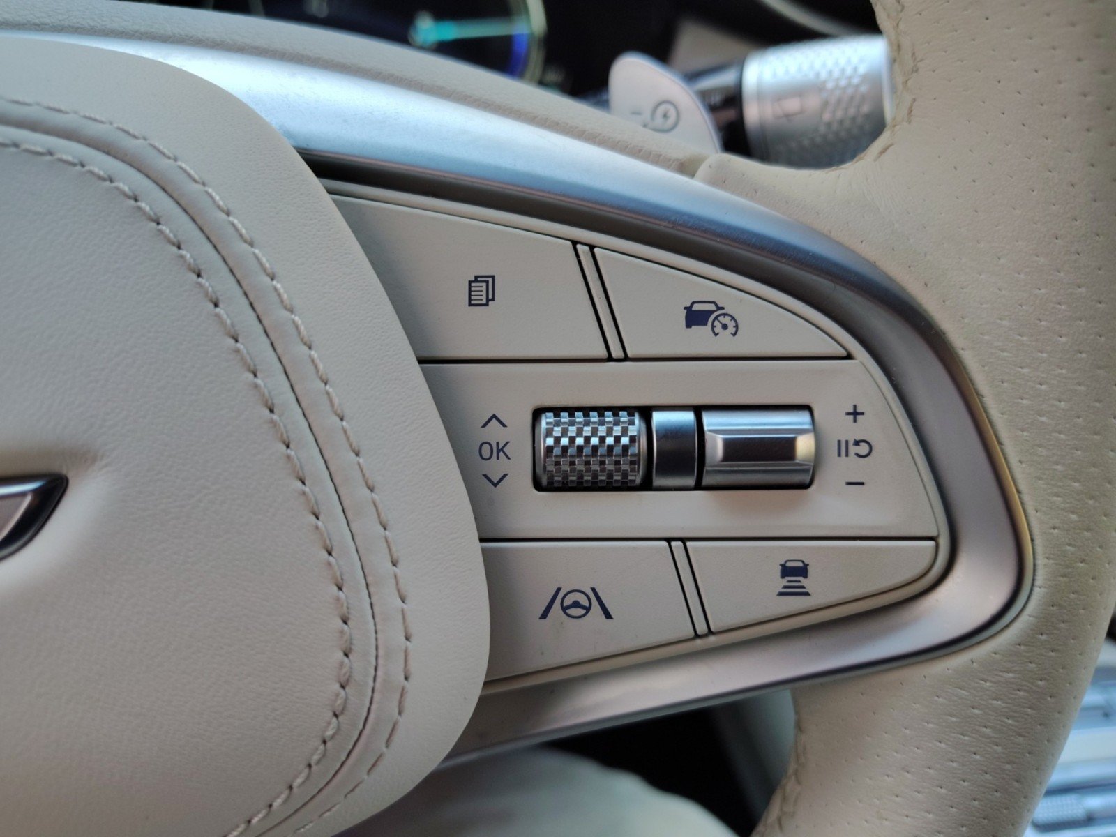 Used 2025 Genesis Electrified GV70 w/ Prestige Package AWD/4WD image 26