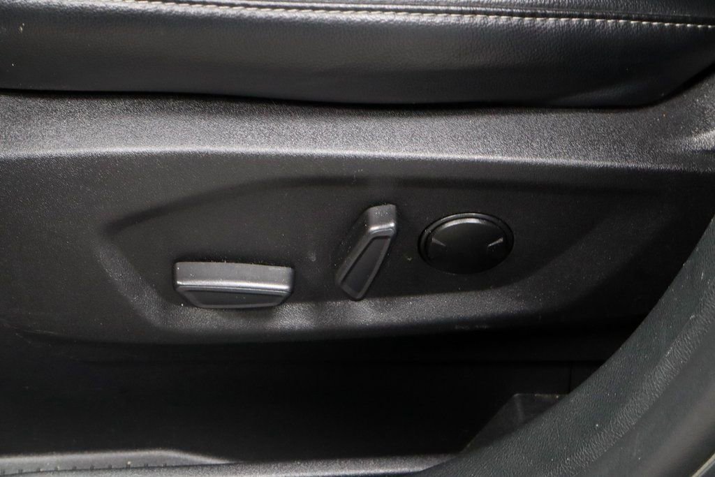 Used 2023 Ford Edge SEL image 25