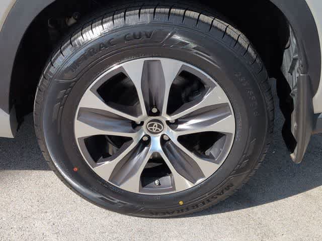 Used 2022 Toyota Highlander XLE image 14