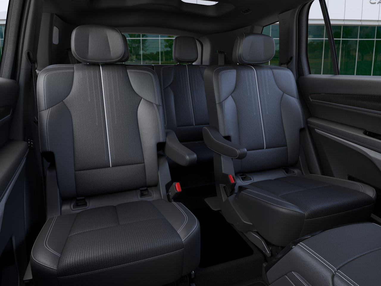 New 2027 Cadillac Vistiq Luxury AWD/4WD image 17