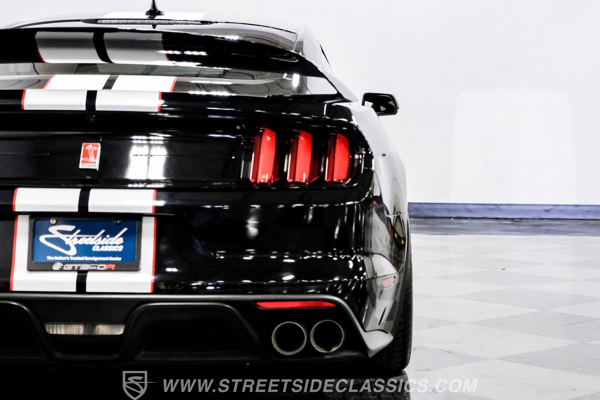 Used 2020 Ford Mustang Shelby GT350R w/ GT350R Equipment Group 920A RWD image 26
