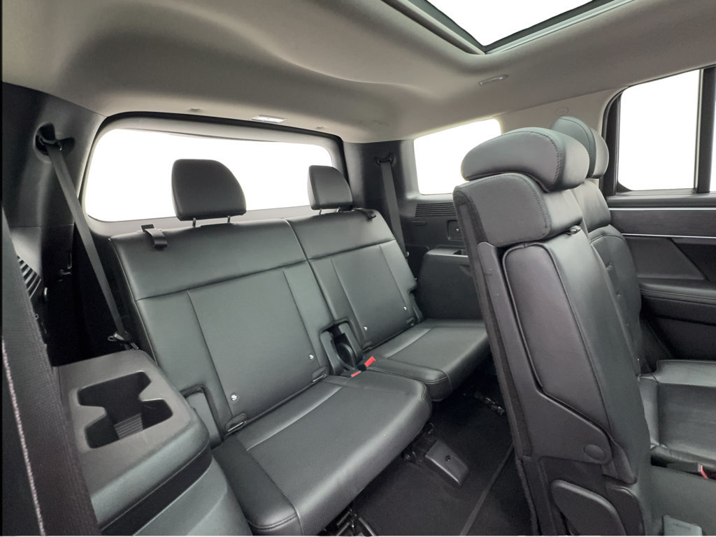 Used 2024 Hyundai Santa Fe Limited AWD/4WD image 32