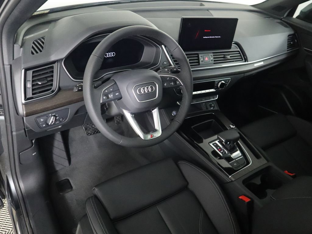 Used 2025 Audi Q5 e Premium Plus w/ Premium Plus Package image 10