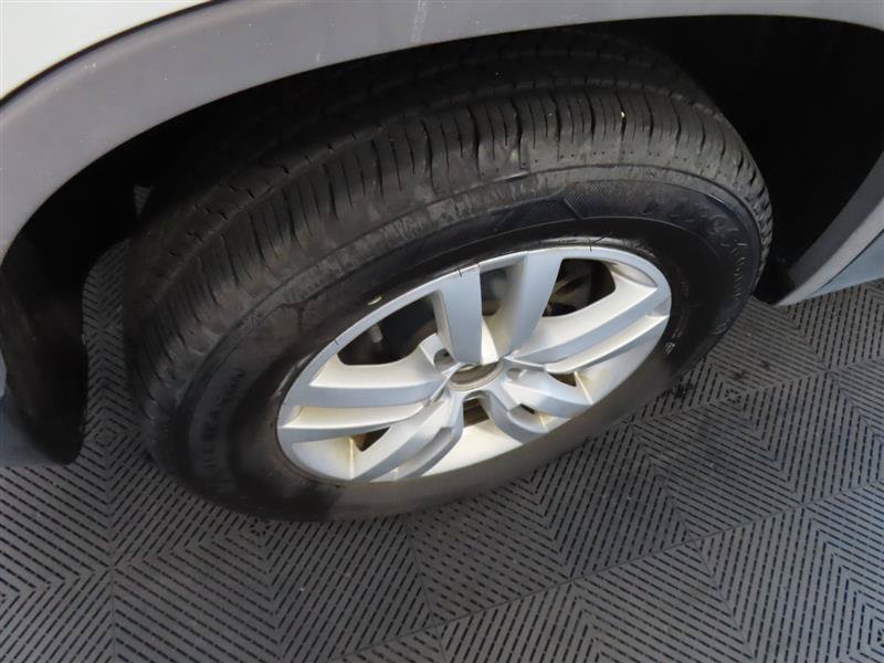 Used 2017 Volkswagen Tiguan S FWD image 9