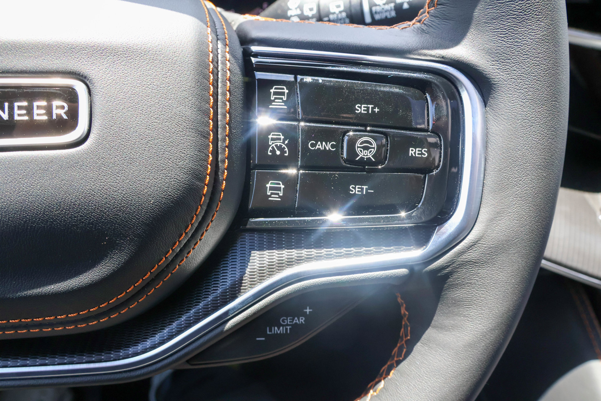 New 2026 Jeep Grand Wagoneer Summit AWD/4WD image 36