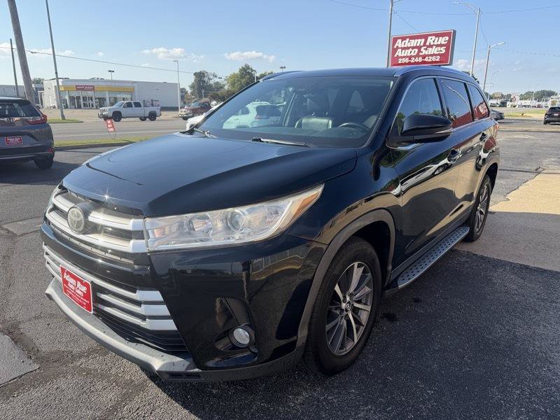 Used 2019 Toyota Highlander XLE FWD image 4