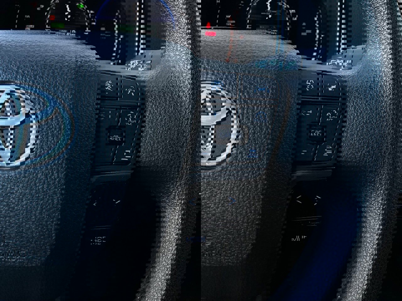 Used 2025 Toyota Camry LE image 33