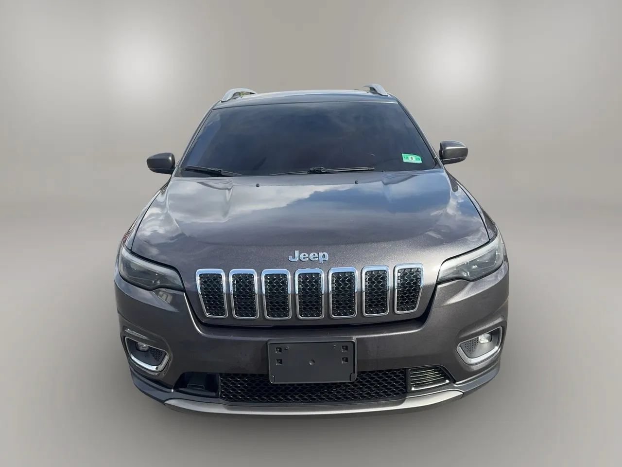 Used 2019 Jeep Cherokee Limited w/ Luxury Group AWD/4WD image 2