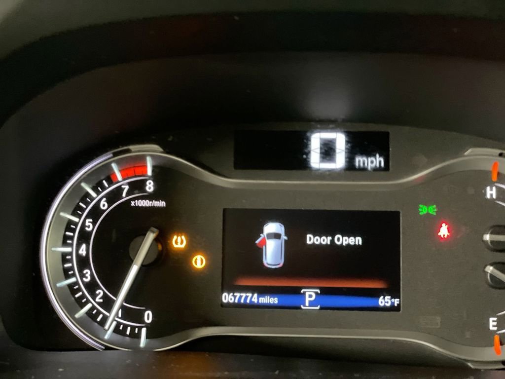 Used 2017 Honda Pilot Touring image 12