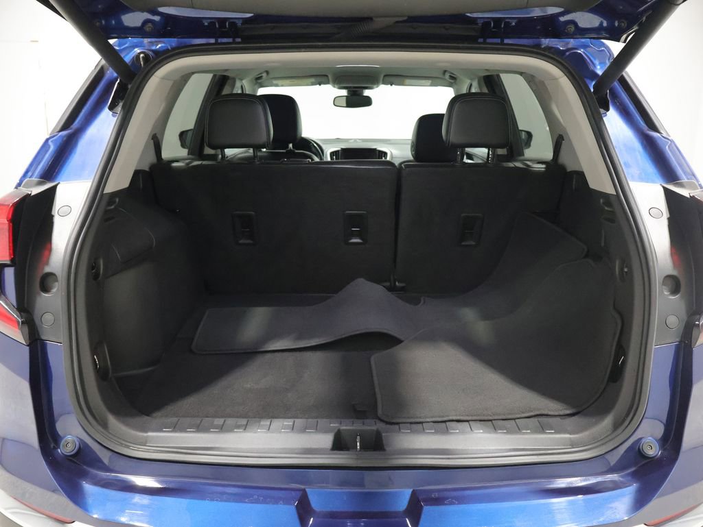 Used 2023 GMC Terrain SLT image 11