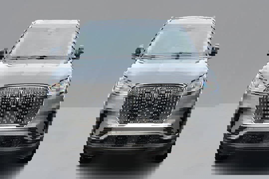 Used 2025 Lincoln Aviator Reserve w/ Equipment Group 201A image 2