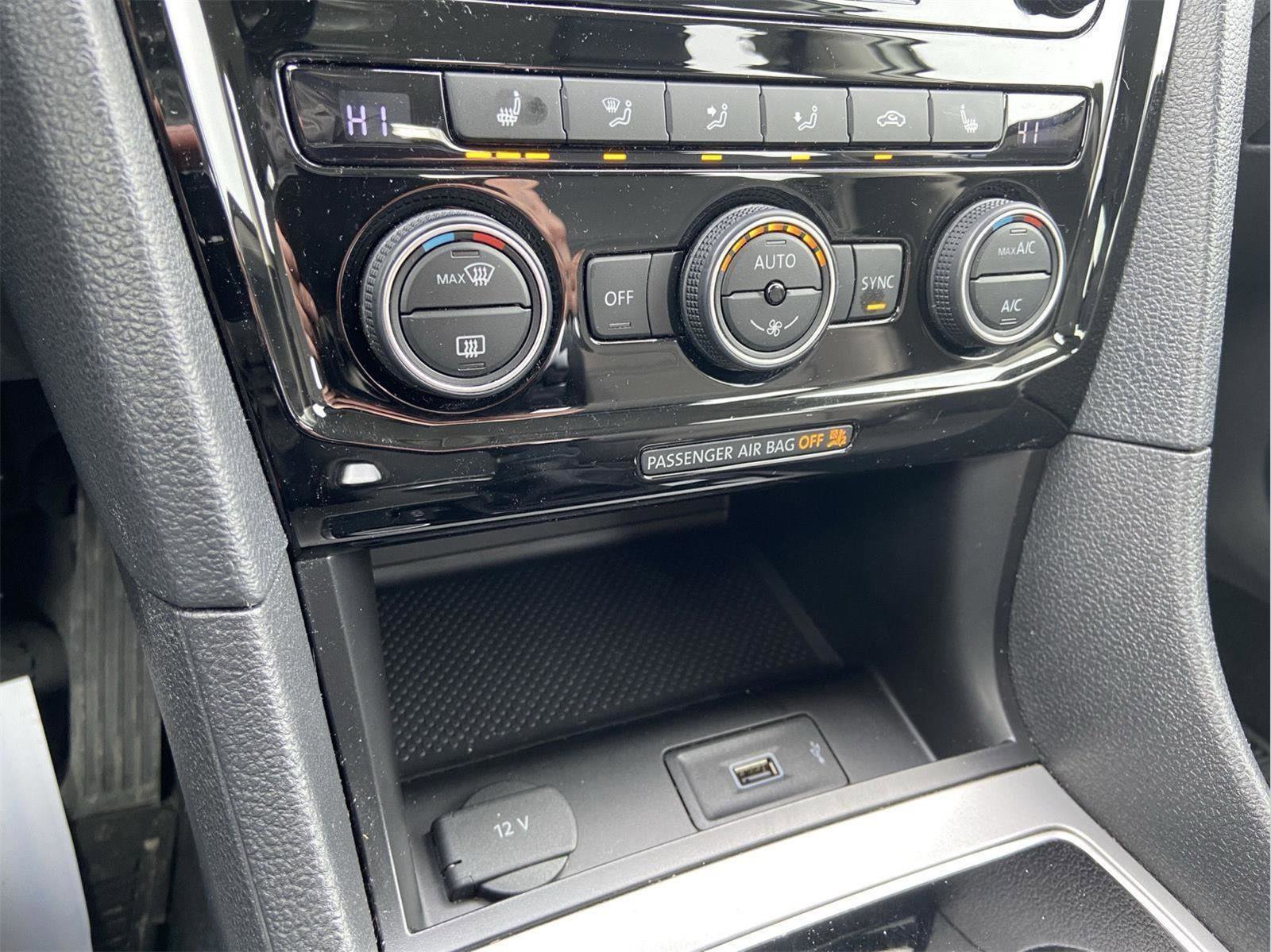 Used 2020 Volkswagen Passat 2.0T SE image 29