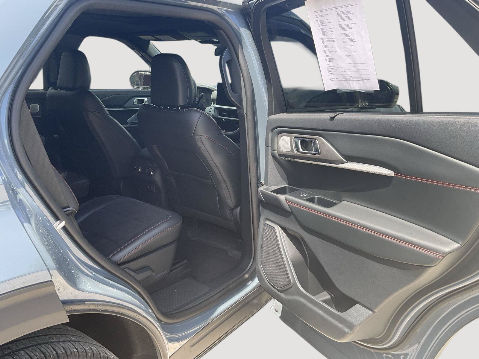 Used 2025 Ford Explorer ST AWD/4WD image 14