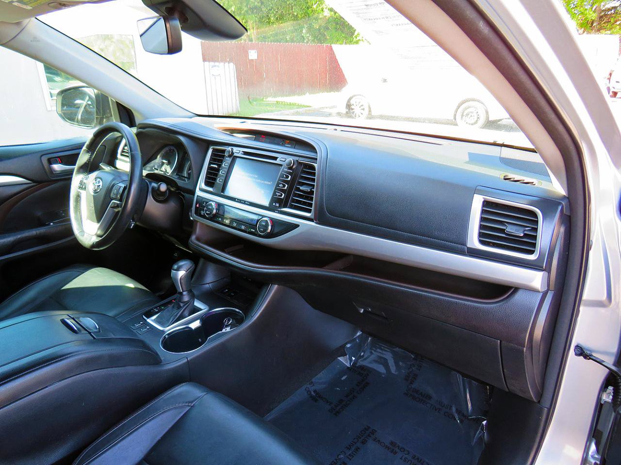 Used 2018 Toyota Highlander XLE FWD image 22