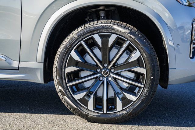 New 2026 Volvo XC90 T8 Ultra w/ Protection Package Premier image 17