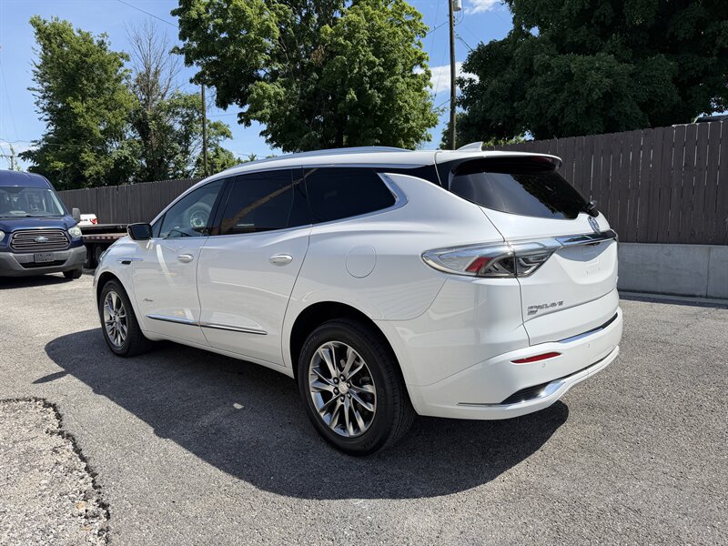 Used 2022 Buick Enclave Avenir w/ Avenir Technology Package AWD/4WD image 8