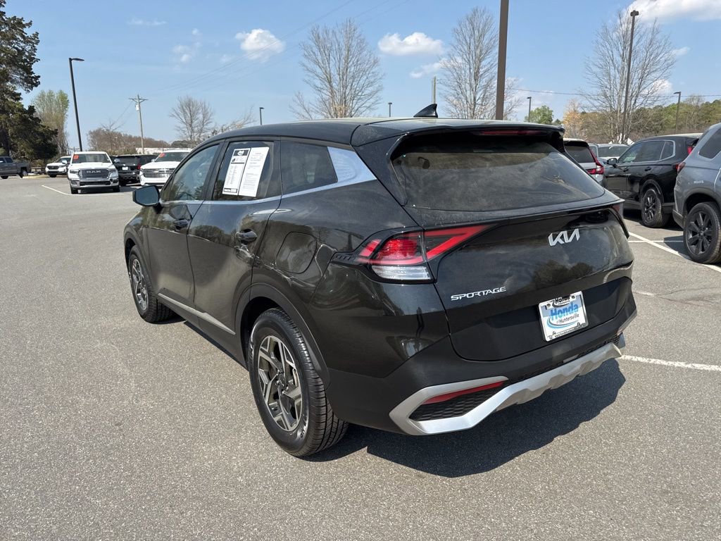 Used 2024 Kia Sportage LX image 6