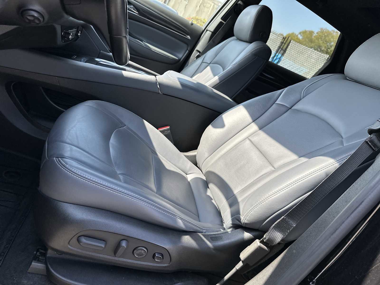 Used 2023 Buick Enclave Premium w/ Experience Buick Package image 9