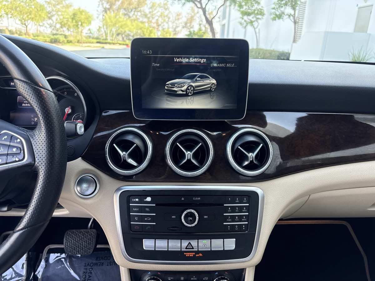 Used 2018 Mercedes-Benz CLA 250 image 24