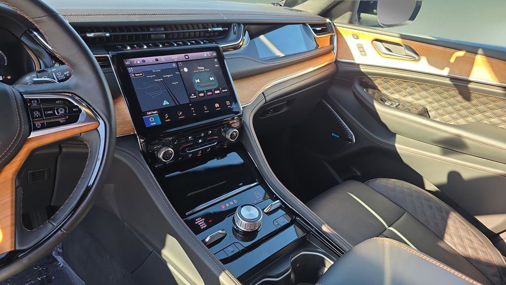 Used 2023 Jeep Grand Cherokee Summit image 17