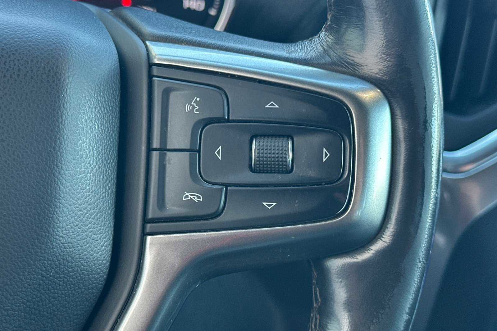 Used 2022 Chevrolet Silverado 1500 LTZ w/ LTZ Premium Package image 32