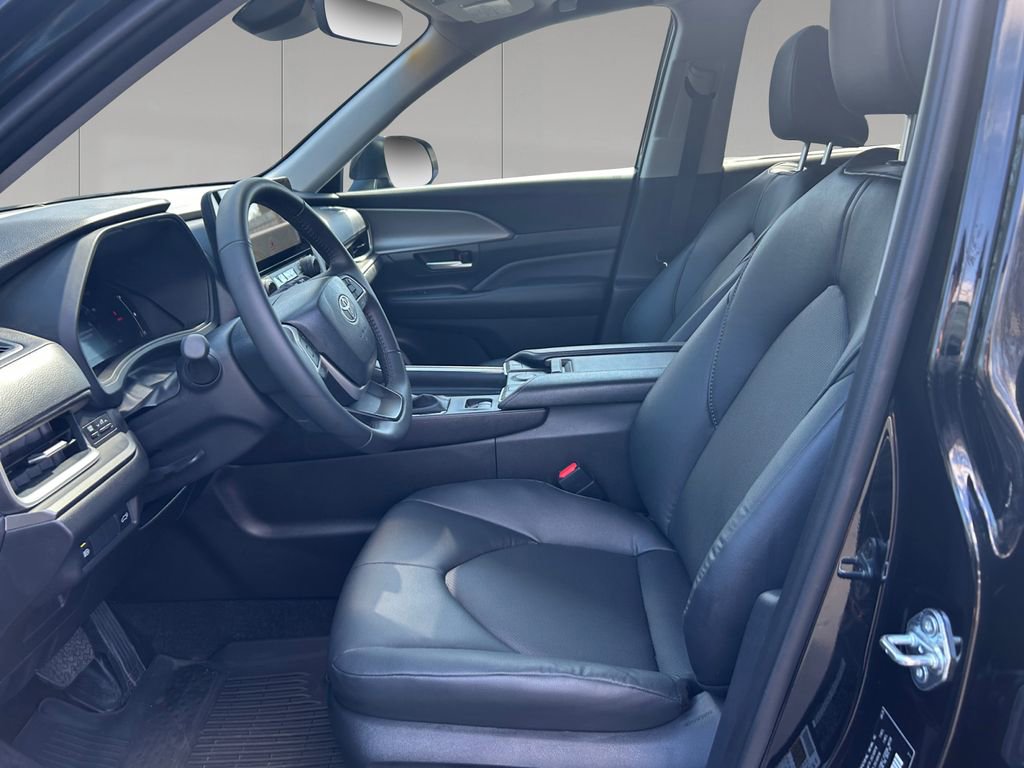 Used 2026 Toyota Grand Highlander XLE image 10