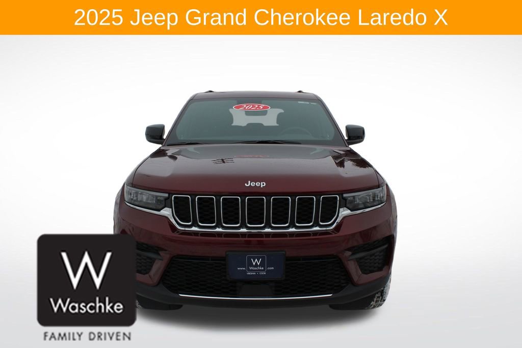 Used 2025 Jeep Grand Cherokee Laredo X w/ Trailer Tow Package AWD/4WD image 2