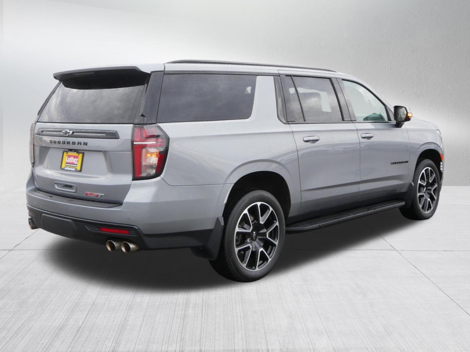 Used 2023 Chevrolet Suburban RST w/ Sport Performance Package image 7