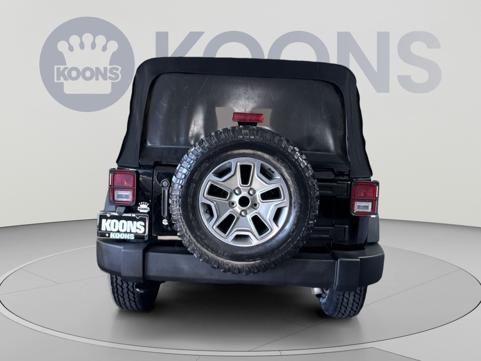 Used 2016 Jeep Wrangler Unlimited Rubicon w/ Connectivity Group AWD/4WD image 5