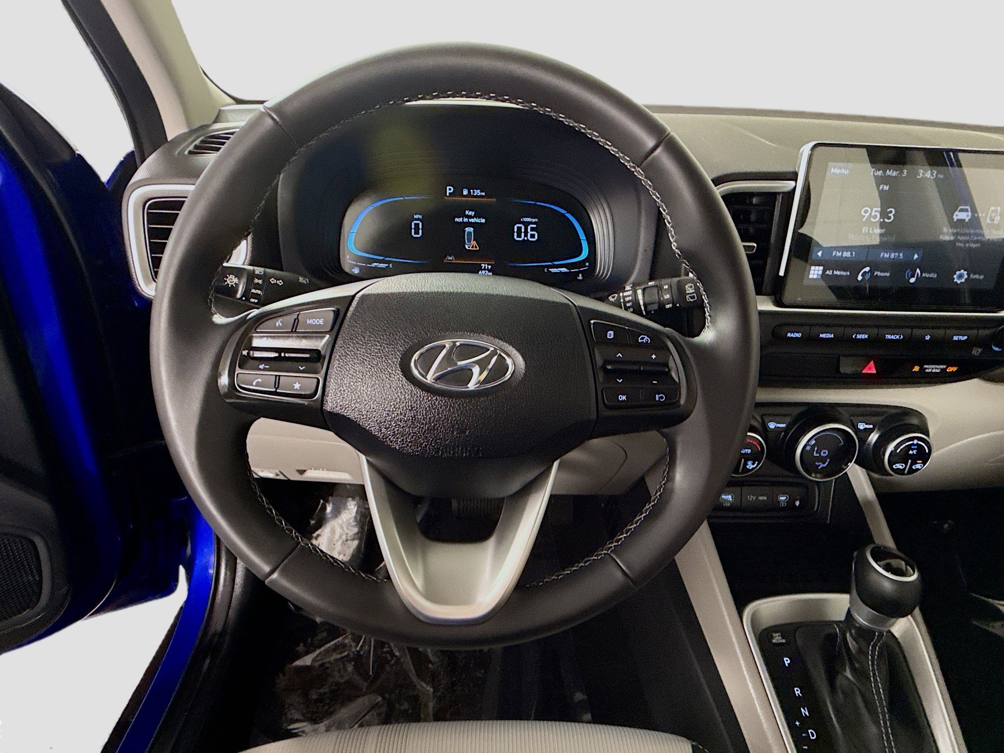 Used 2026 Hyundai Venue SEL image 13