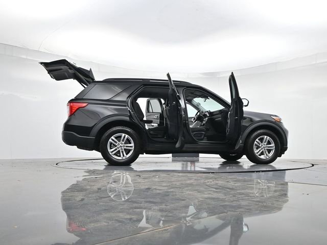 Used 2022 Ford Explorer XLT image 48