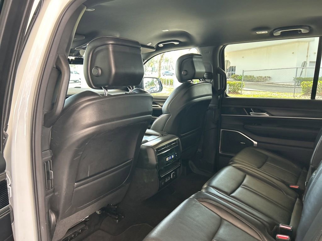 Used 2023 Jeep Wagoneer Series III w/ Preferred Equipment Group image 42