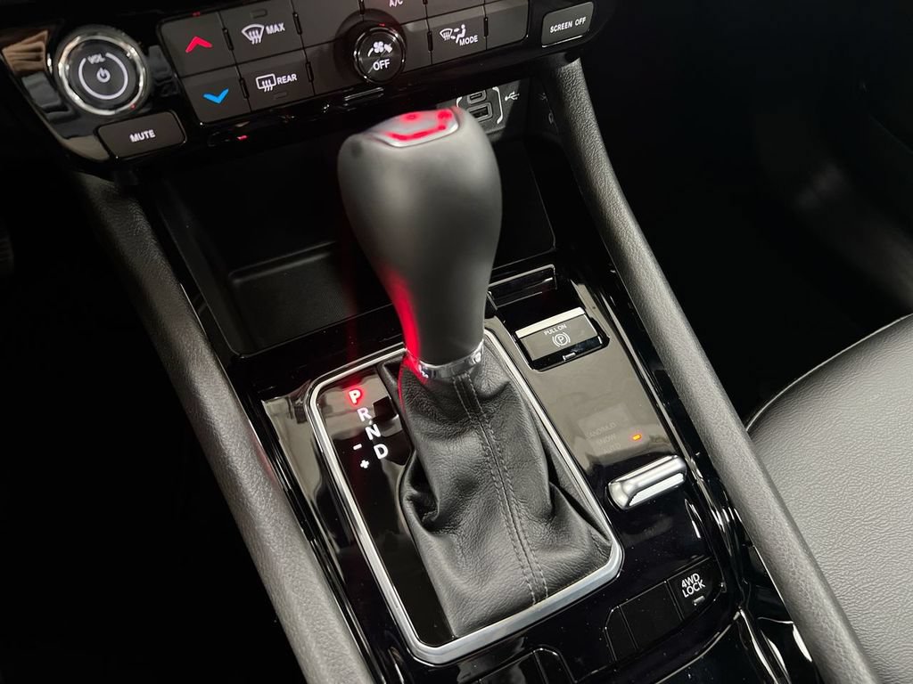 New 2026 Jeep Compass Latitude AWD/4WD image 16