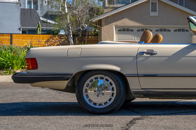 Used 1988 Mercedes-Benz 560 SL image 10