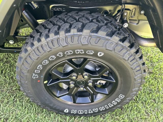 New 2025 Jeep Gladiator Sport AWD/4WD image 16