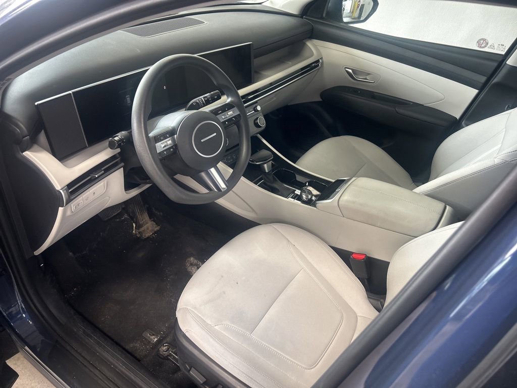 Certified 2025 Hyundai Tucson SEL AWD/4WD image 2