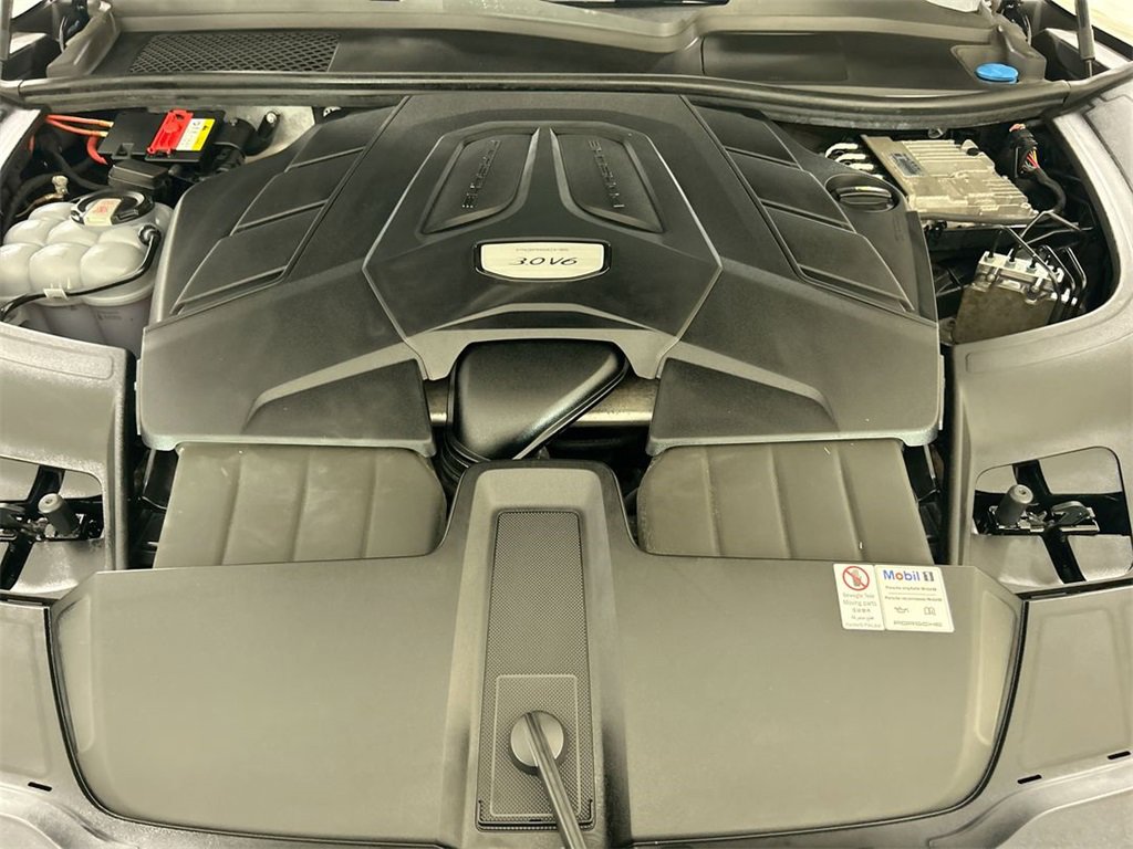 Certified 2021 Porsche Cayenne Coupe image 24