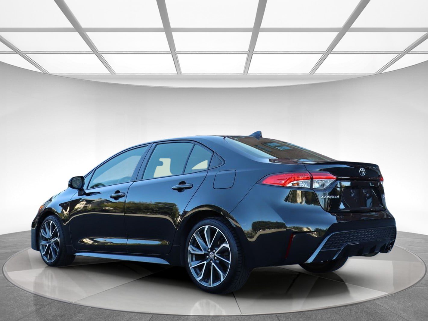 Used 2020 Toyota Corolla SE w/ SE Premium Package FWD image 8