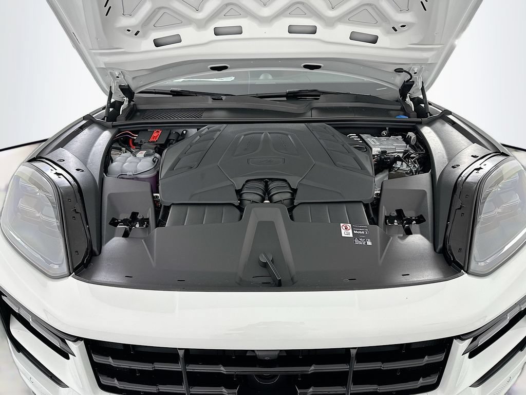 New 2026 Porsche Cayenne GTS AWD/4WD image 32