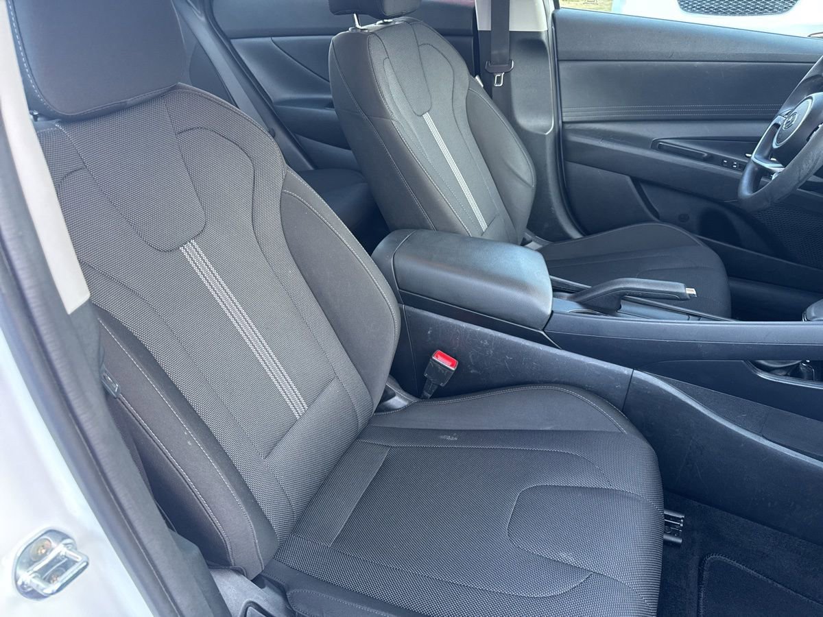 Used 2023 Hyundai Elantra SE image 44
