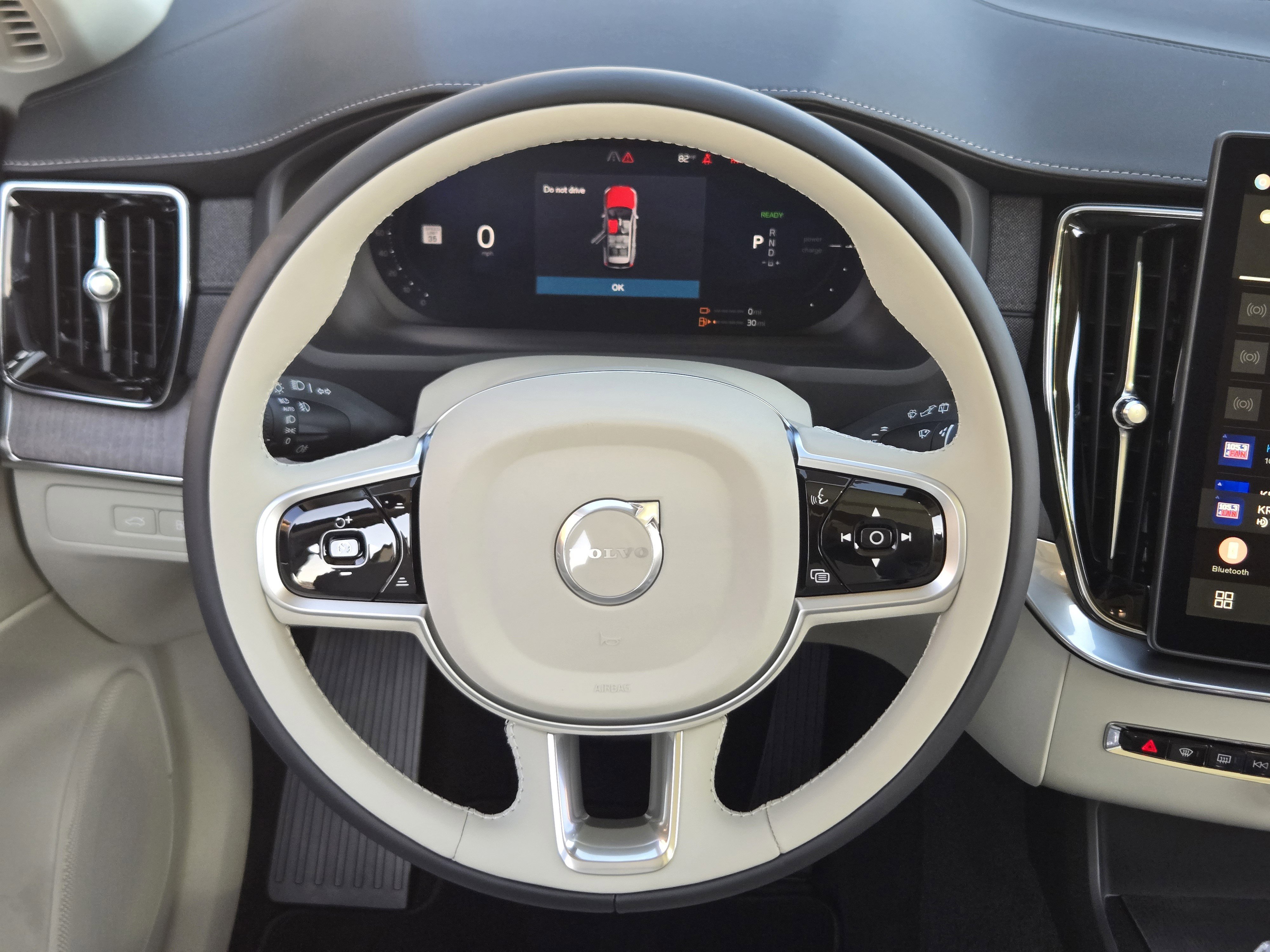 New 2026 Volvo XC90 T8 Ultra w/ Protection Package Premier AWD/4WD image 23