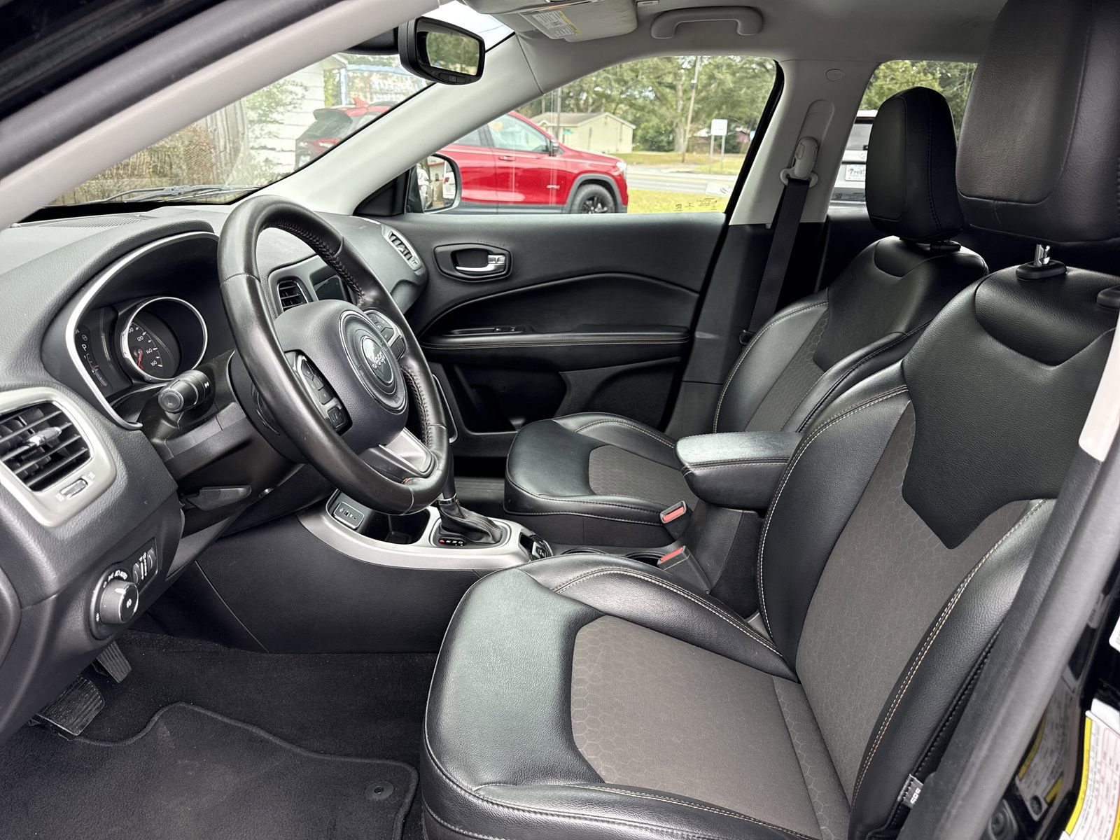 Used 2019 Jeep Compass Latitude w/ Popular Equipment Group image 9