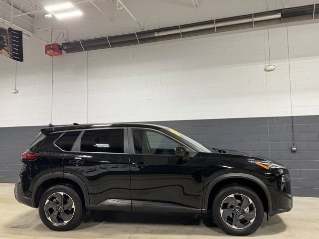 Used 2025 Nissan Rogue SV image 9