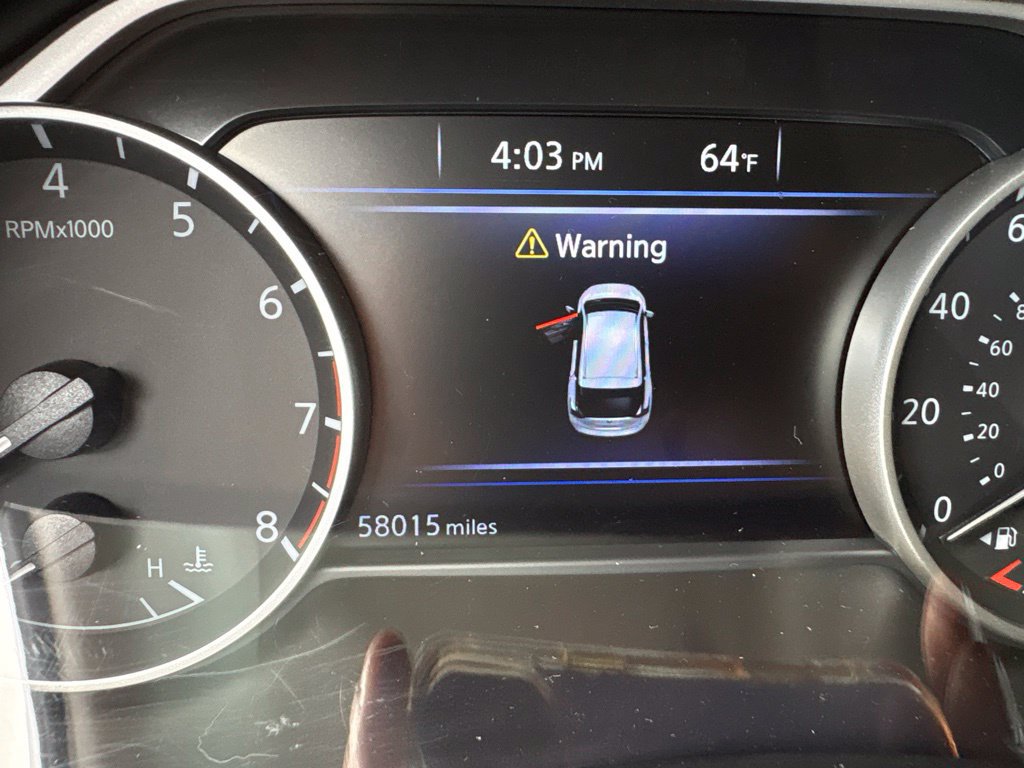 Used 2020 Nissan Murano SL w/ Moonroof Package AWD/4WD image 12
