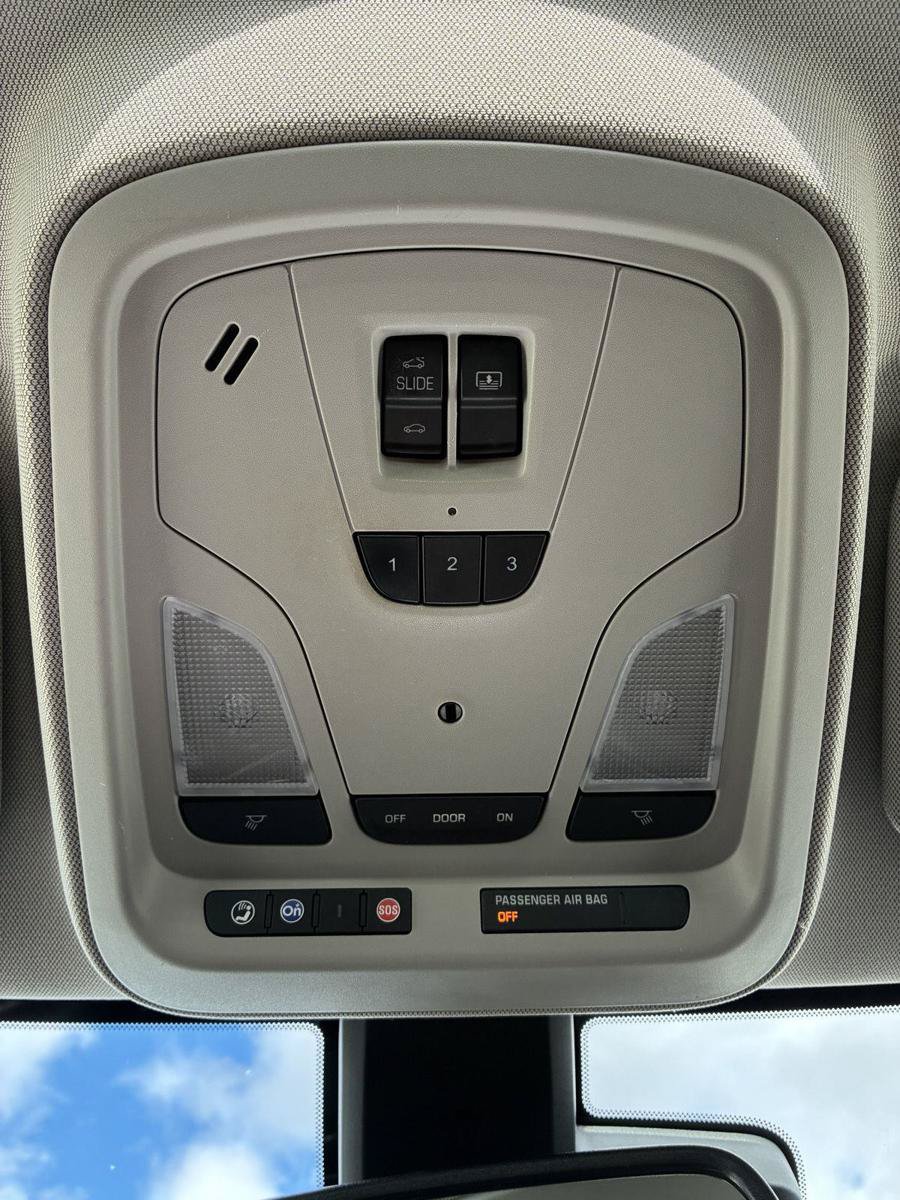 Used 2016 Chevrolet Impala LTZ w/ Enhanced Convenience Package FWD image 35