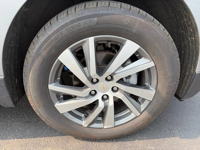 Used 2024 Chevrolet Equinox Premier AWD/4WD image 2